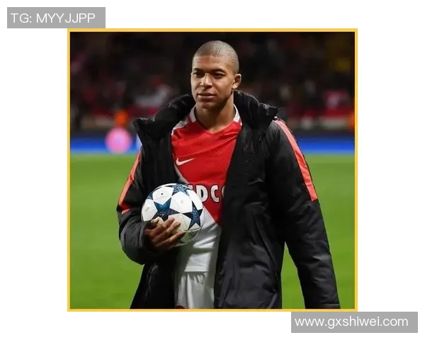 回顾1999年足球明星的辉煌成就与影响力解析 回顾1999年足球明星的辉煌成就与影响力解析