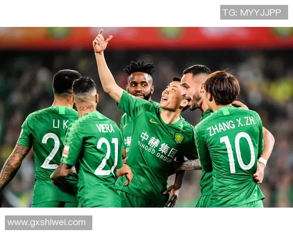 杭州足球队在邀请赛中以79分稳居积分榜首位