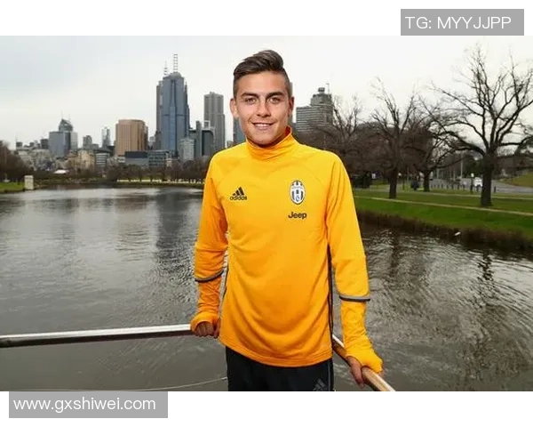 足球明星保罗独特发型解析与时尚风格展示